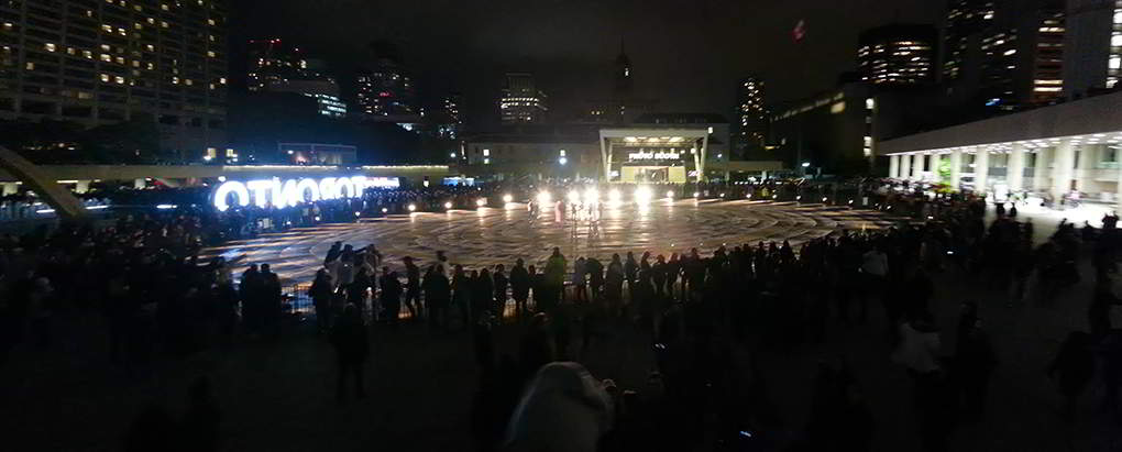 Circle of crowd, Toronto city hall, nuit blanche 2015